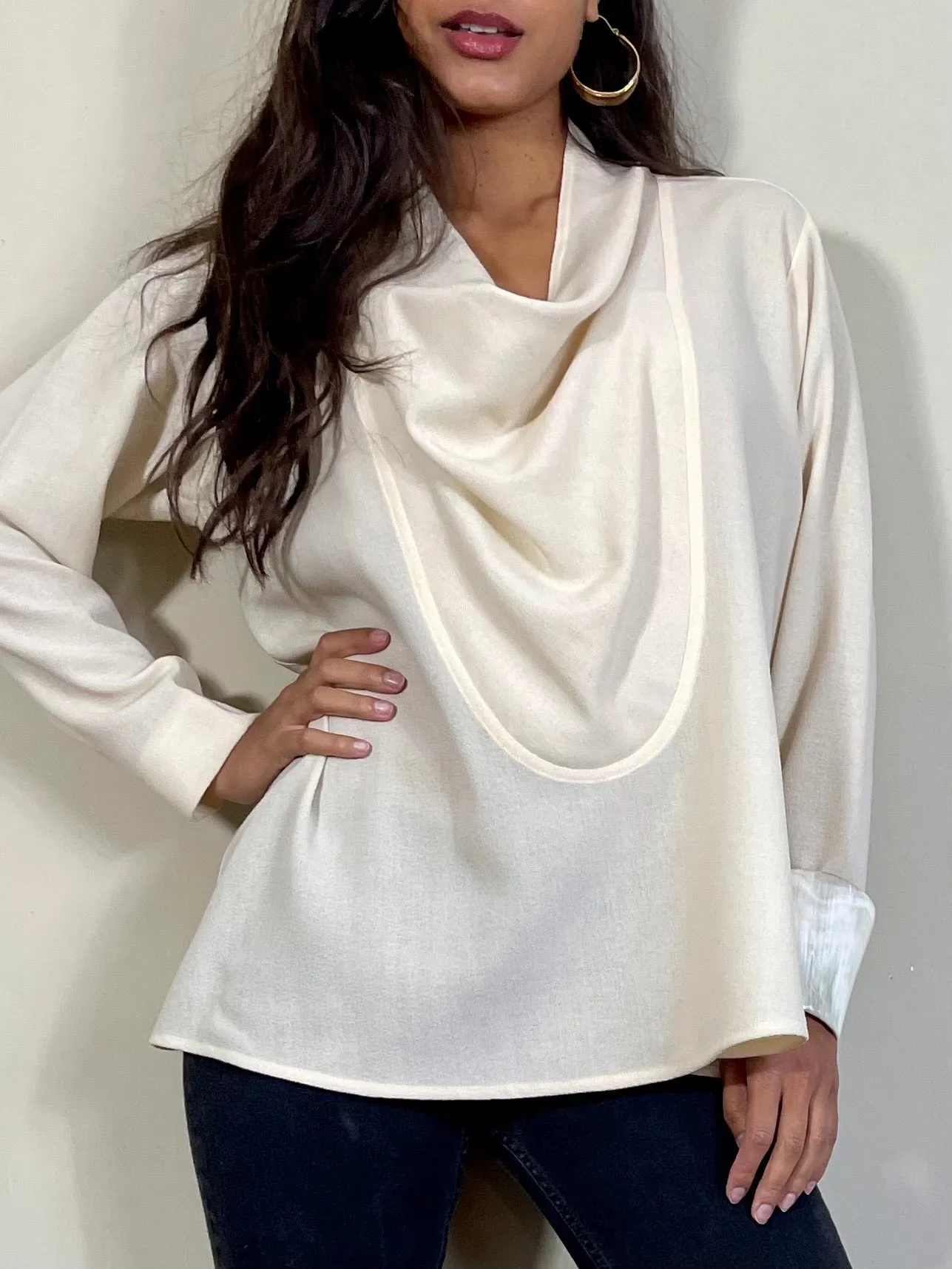 Bowie, Cowl neck cream top
