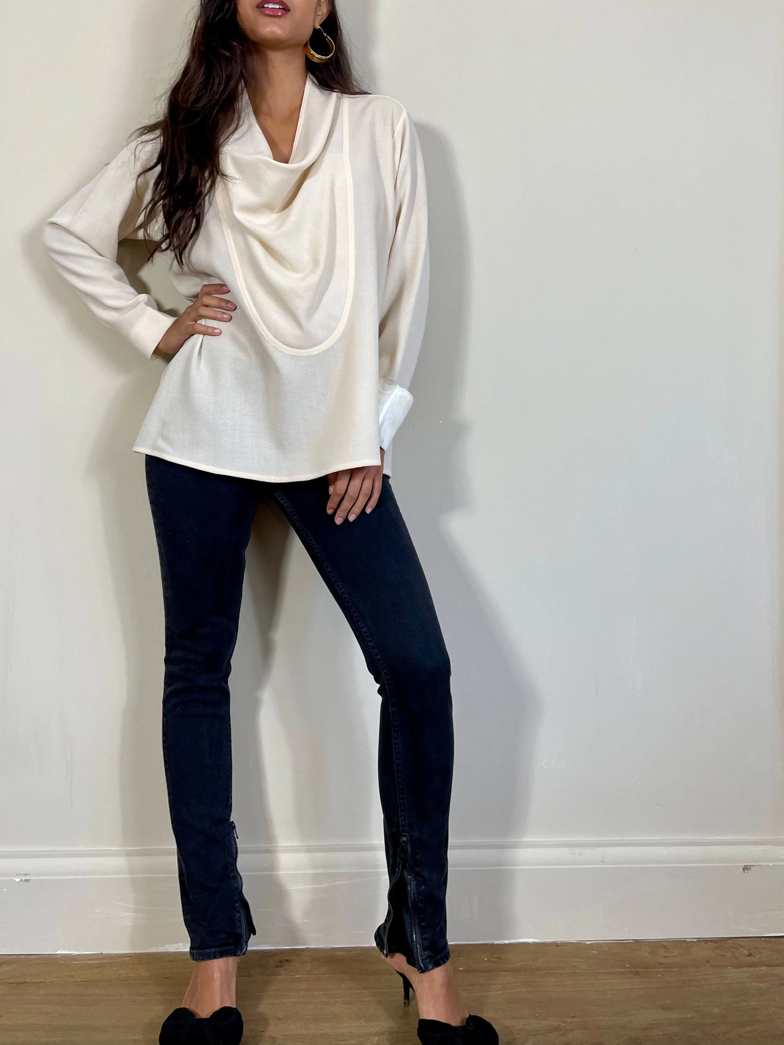 Bowie, Cowl neck cream top