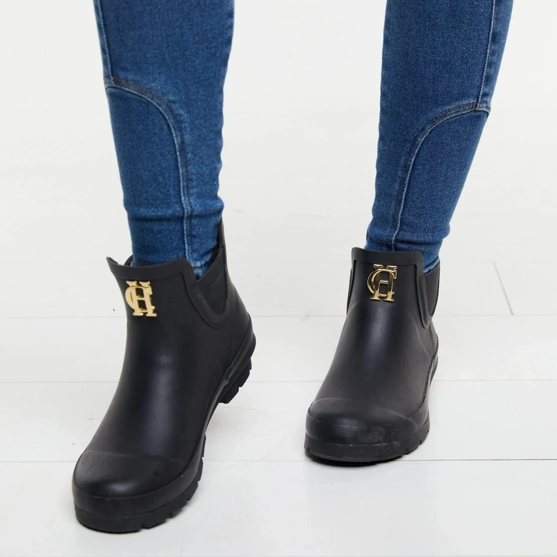 Holland Cooper Rubber Chelsea Boot In Black
