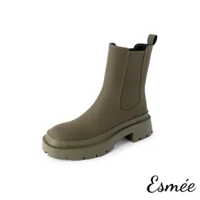 Matte Material Chelsea Boots