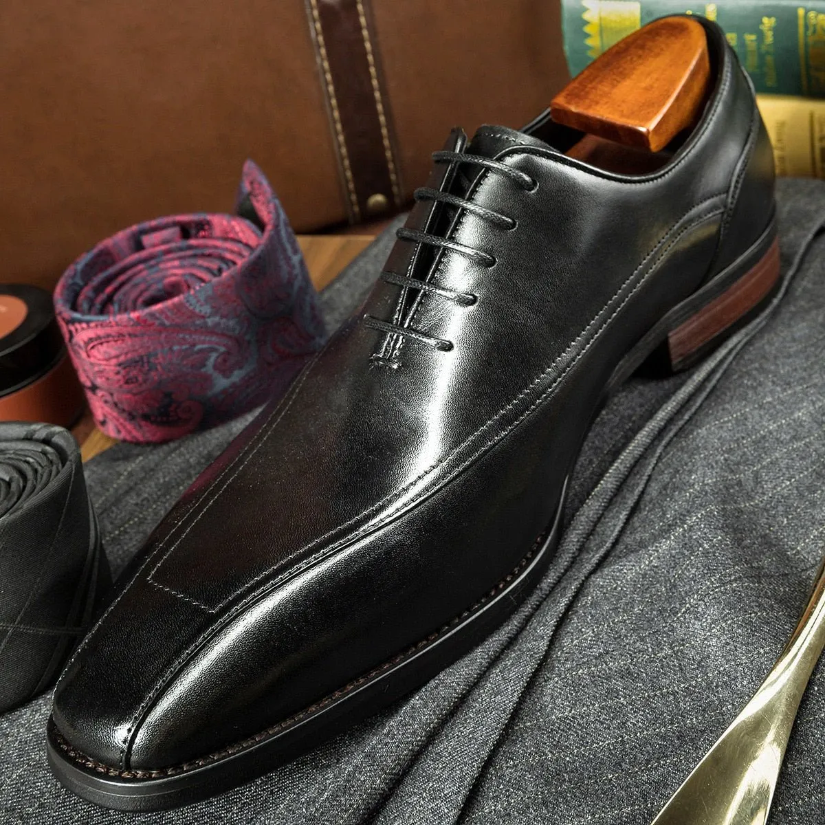 Serpatura Elite Lace-Ups