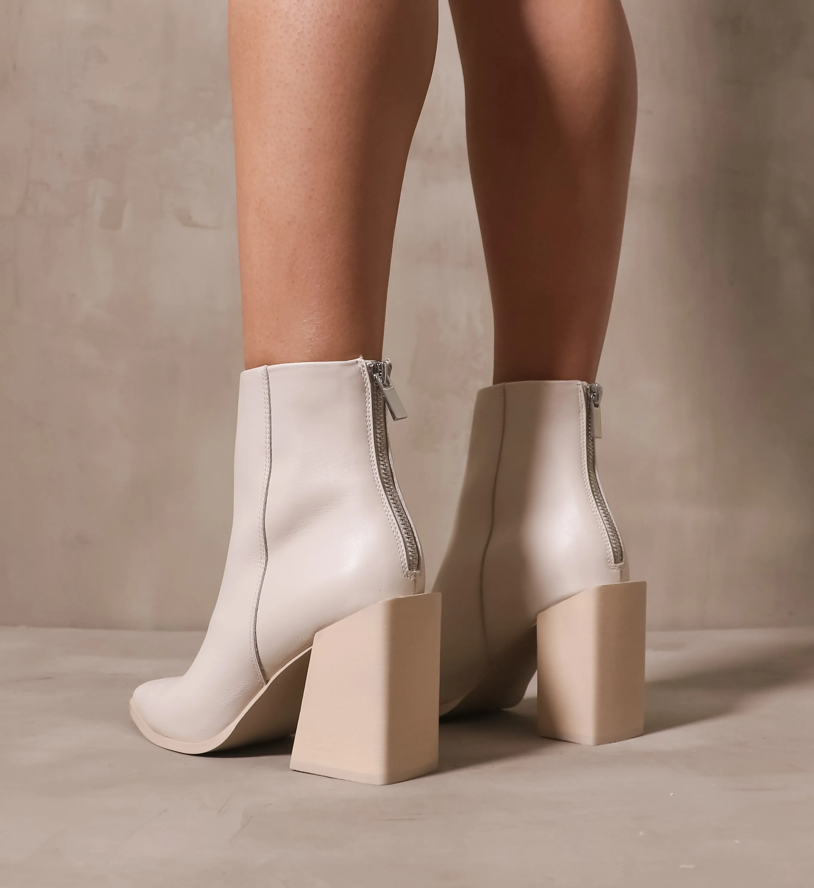 SHE'S SO MODERN BOOT