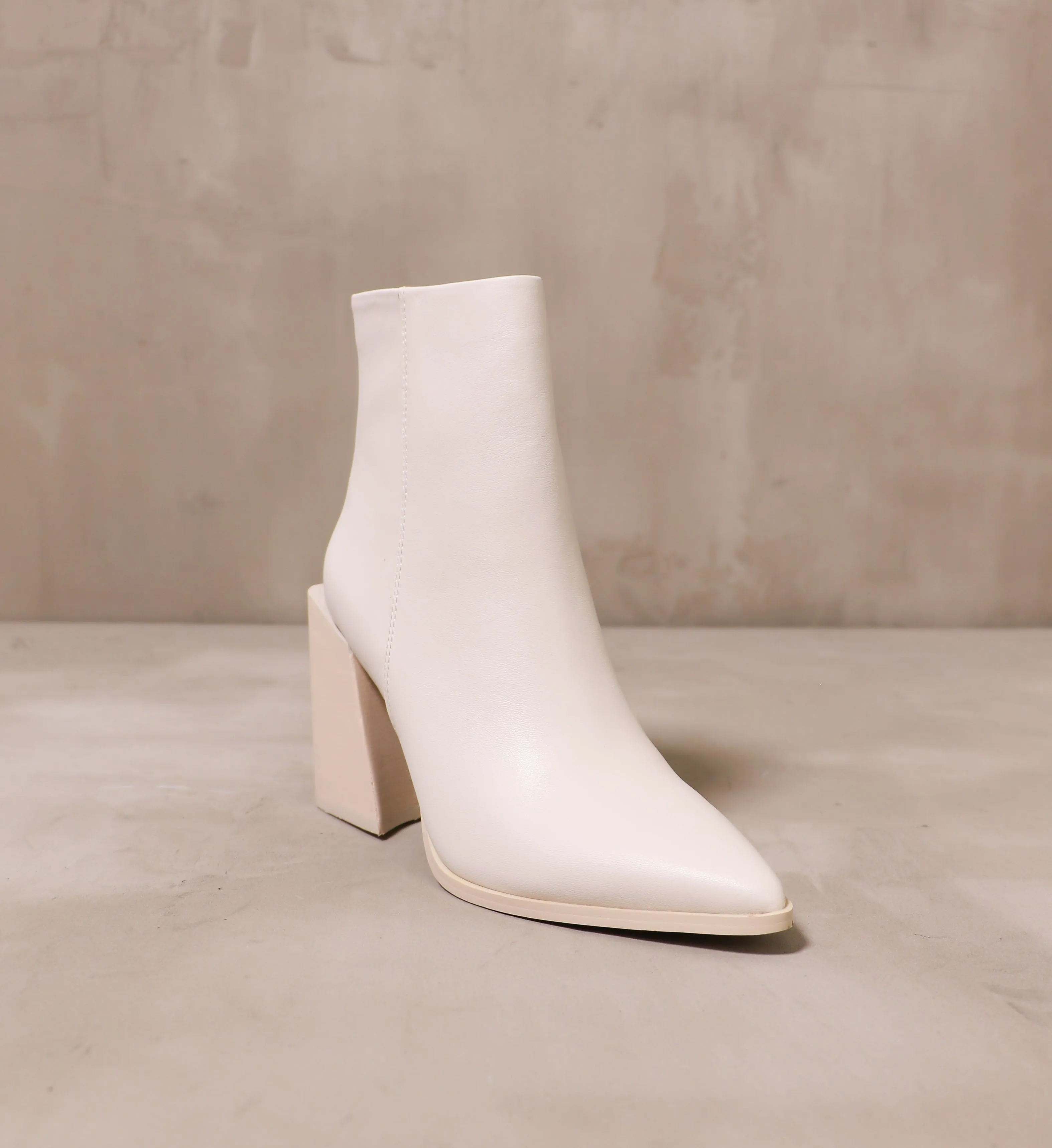 SHE'S SO MODERN BOOT